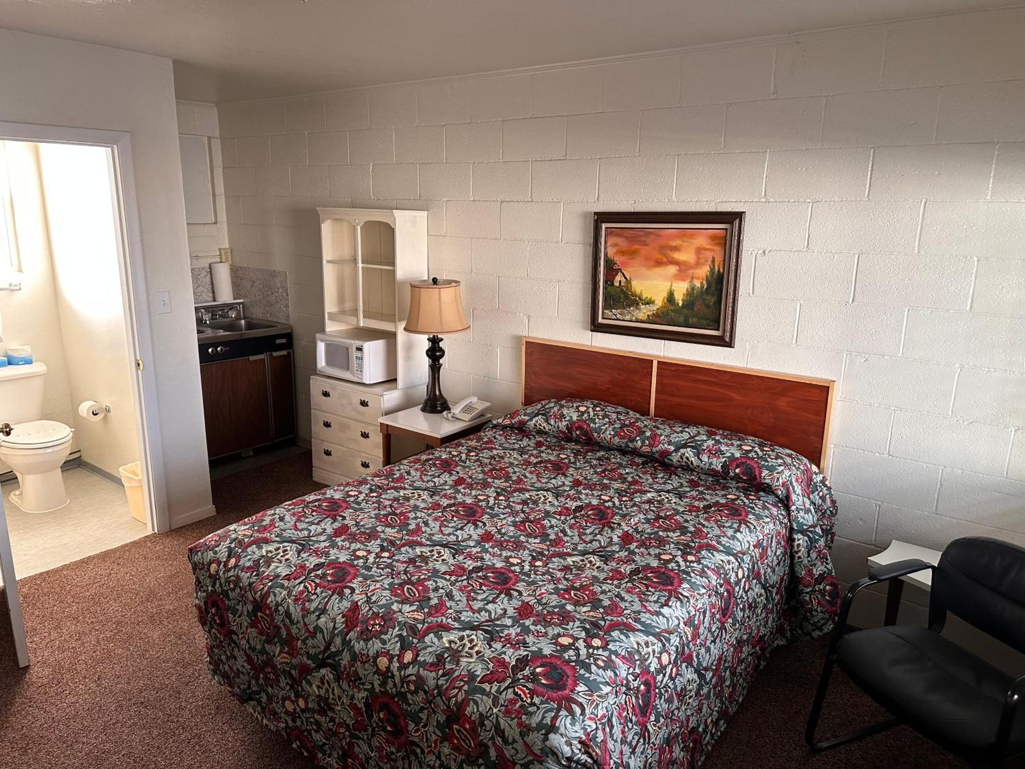 Rim Rock Motel Алтурас Екстериор снимка