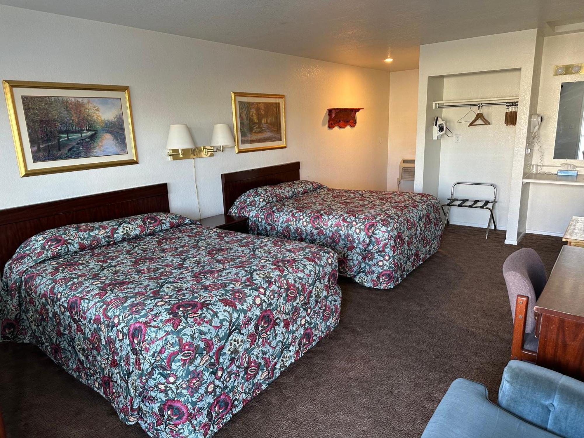 Rim Rock Motel Алтурас Екстериор снимка