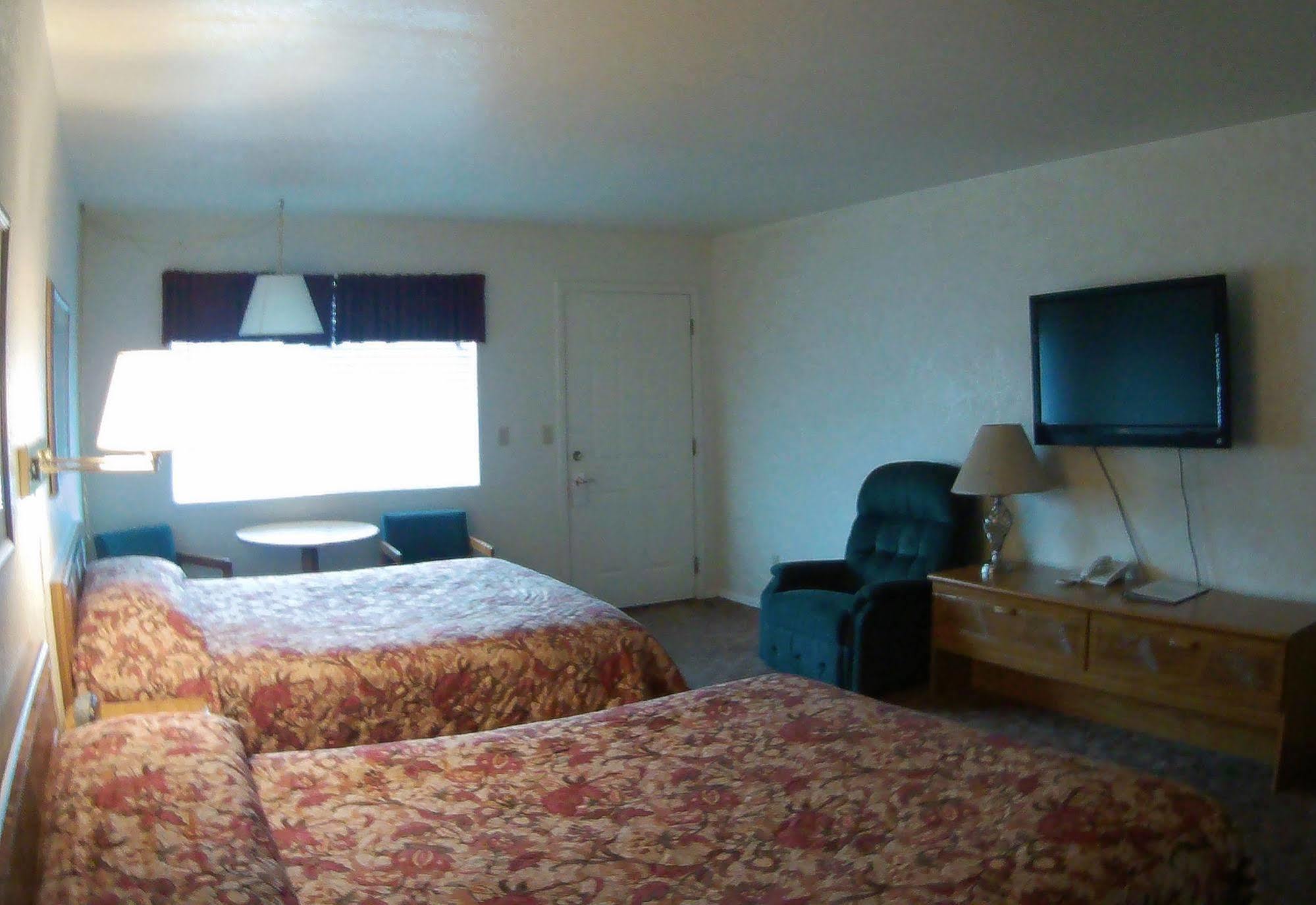 Rim Rock Motel Алтурас Екстериор снимка