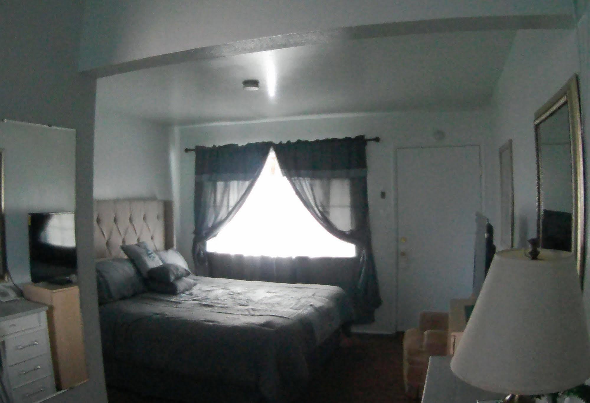 Rim Rock Motel Алтурас Екстериор снимка