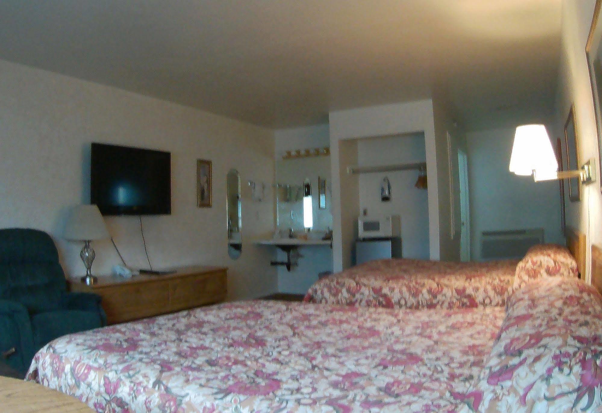 Rim Rock Motel Алтурас Екстериор снимка