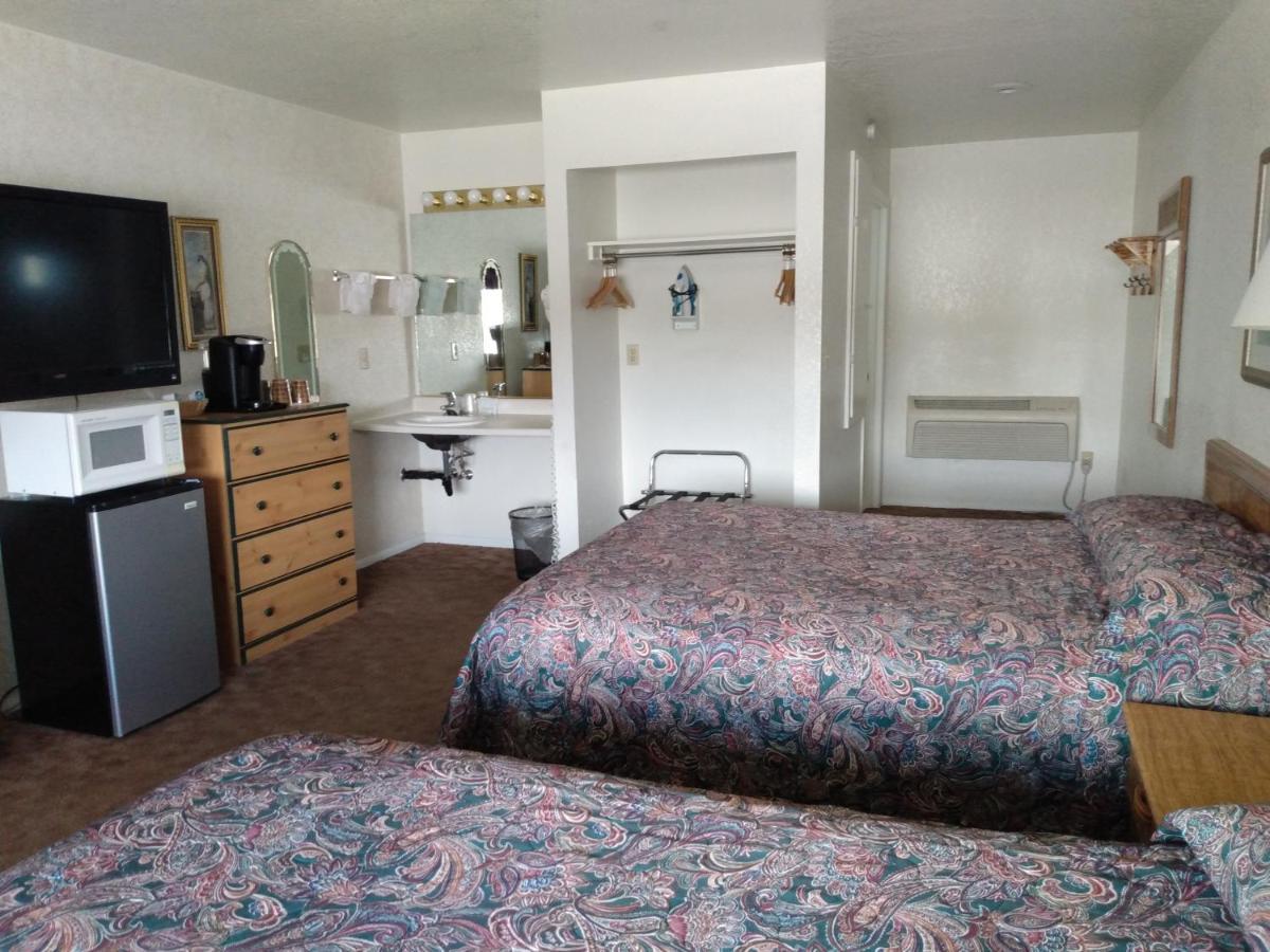 Rim Rock Motel Алтурас Екстериор снимка