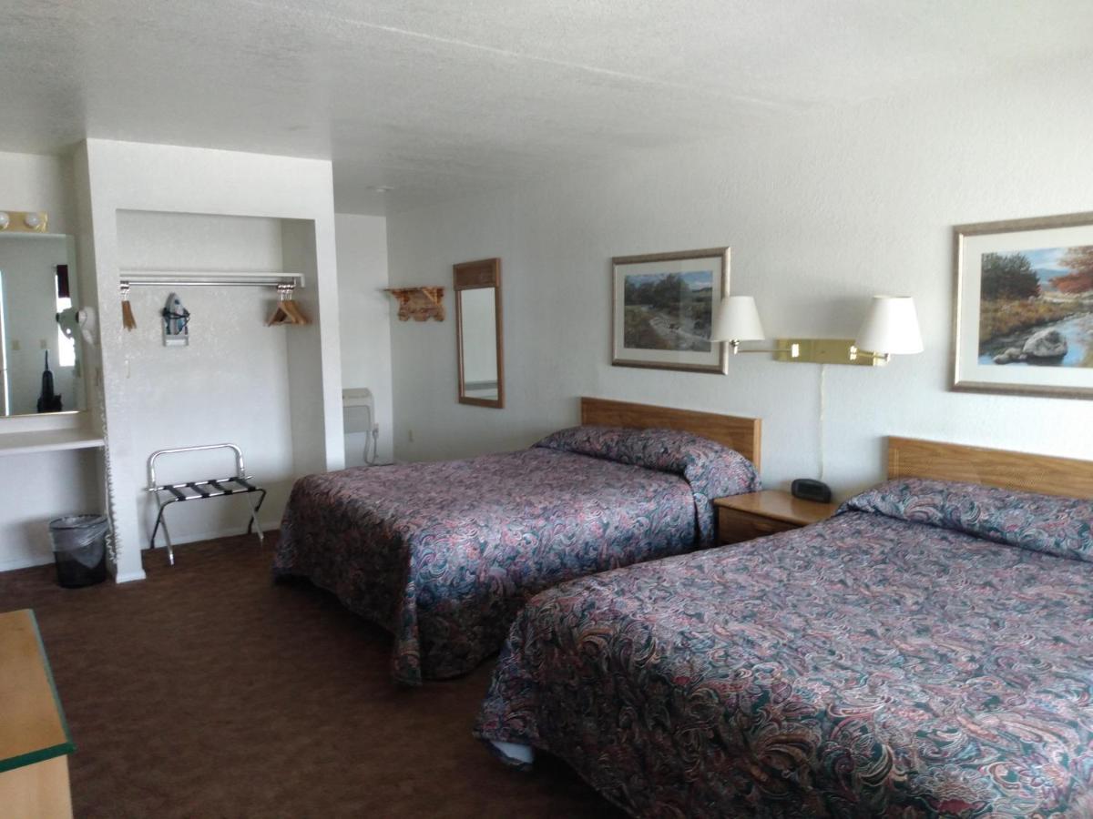 Rim Rock Motel Алтурас Екстериор снимка